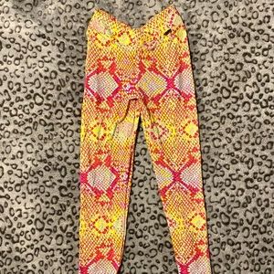 Lici fit high waisted v-cut scrunch leggings